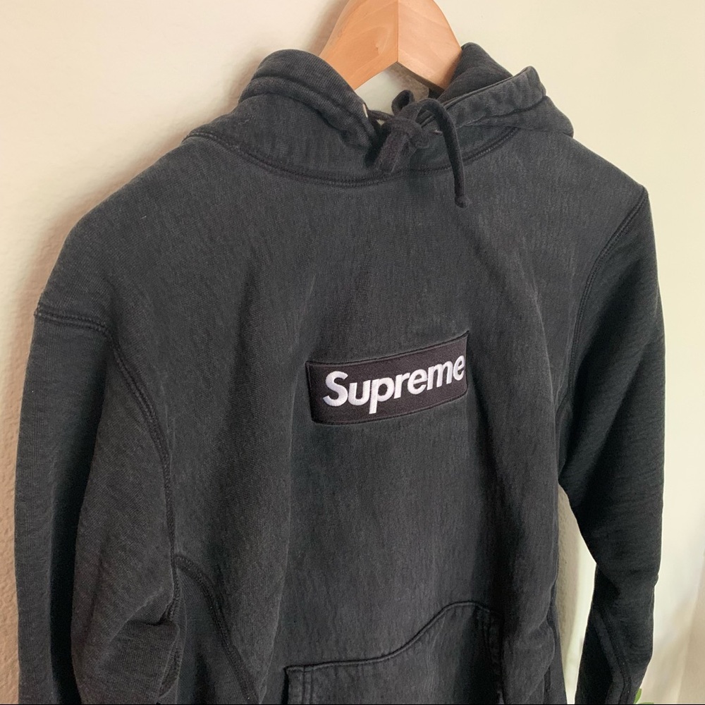 Black Supreme Hoodie w/ black box logo. F/W ‘13 - Picture 3 of 10